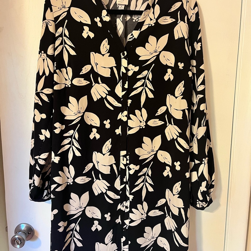 Medium Black and Tan Floral Button-Up Dress